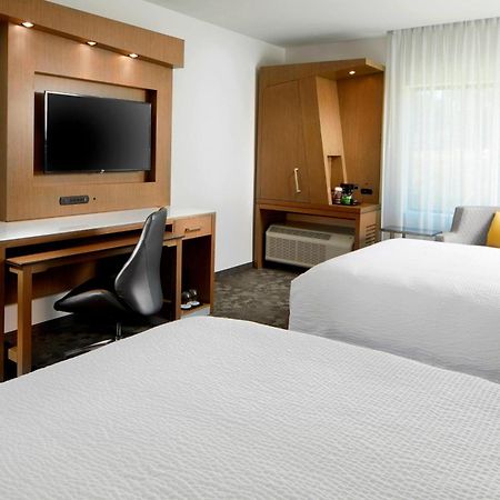 คอร์ตยาร์ด ชาร์ลอตต์ ฟอร์ตมิลล์ Hotel ภายนอก รูปภาพ