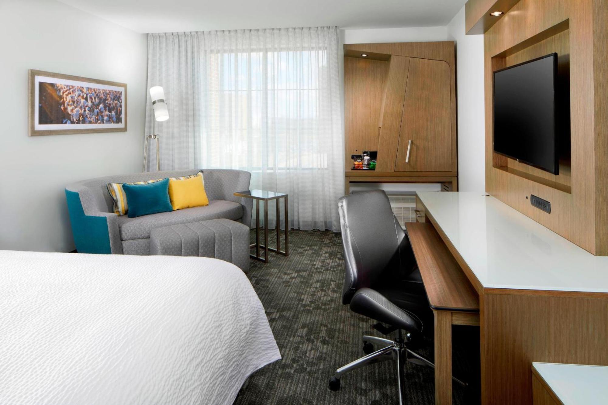 คอร์ตยาร์ด ชาร์ลอตต์ ฟอร์ตมิลล์ Hotel ภายนอก รูปภาพ